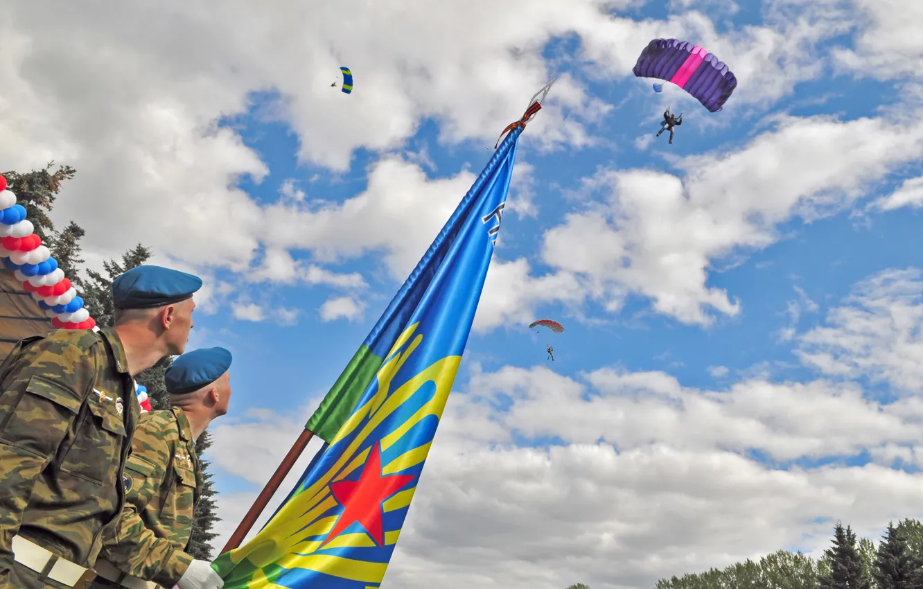 Photo wallpaper the sky, clouds, flag, skydivers, day of airborne forces, berets