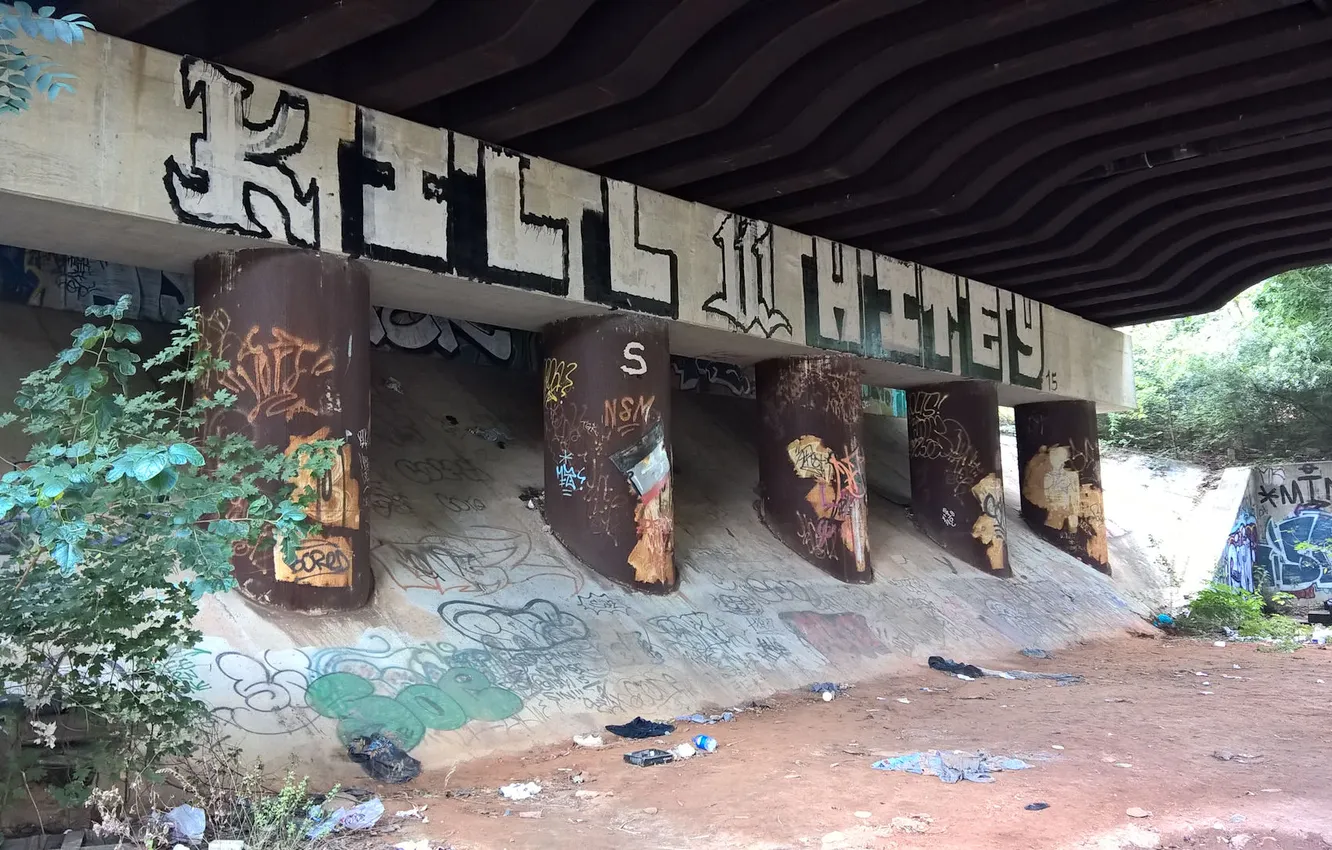 Photo wallpaper graffiti, Railroad tracks, Raleigh NC