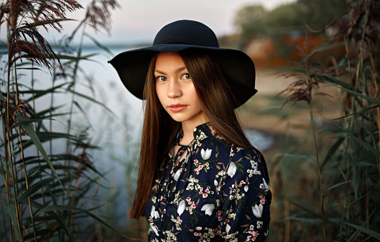 Photo wallpaper look, river, model, portrait, hat, makeup, dress, hairstyle
