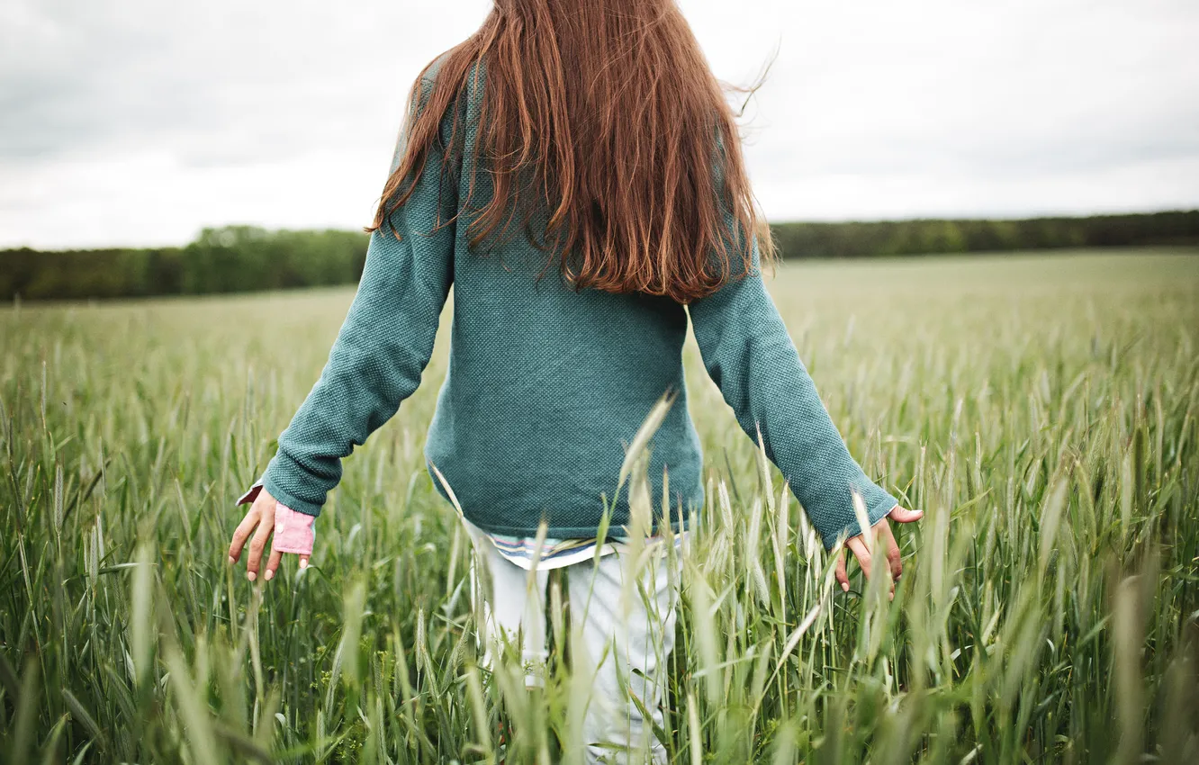 Photo wallpaper field, girl, back, red