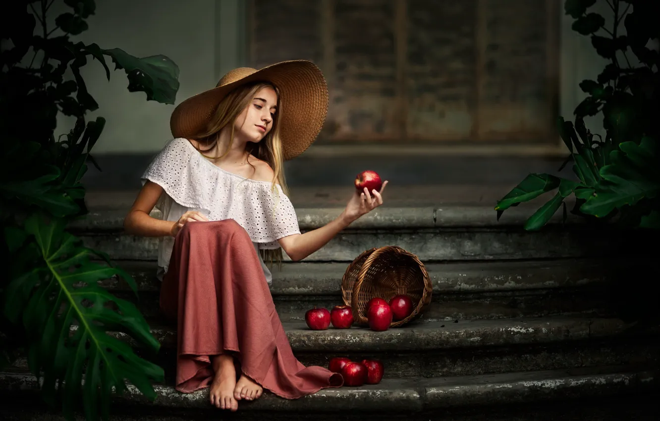 Photo wallpaper house, apples, girl