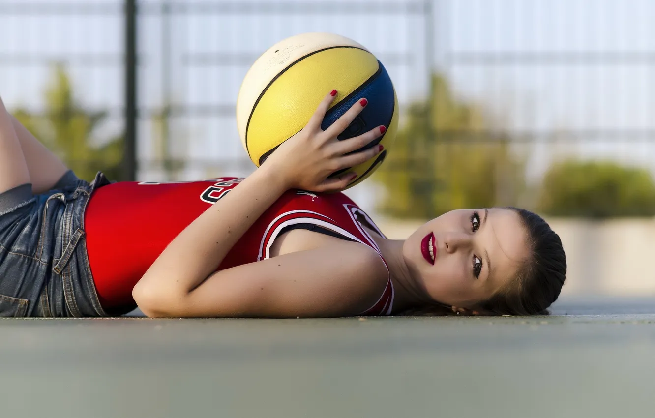 Photo wallpaper girl, pose, the ball, Claudia Suárez