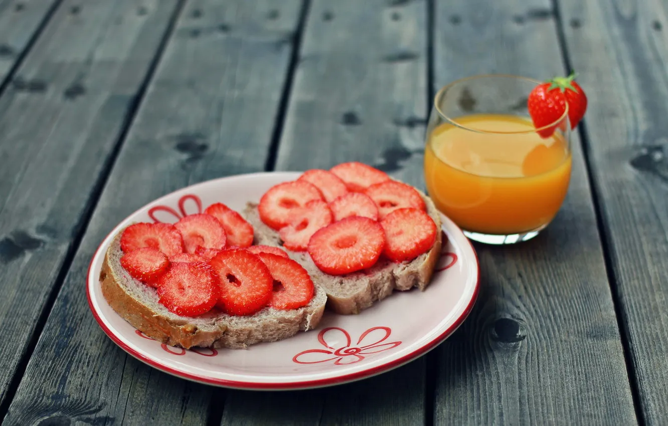 Photo wallpaper strawberry, juice, bread