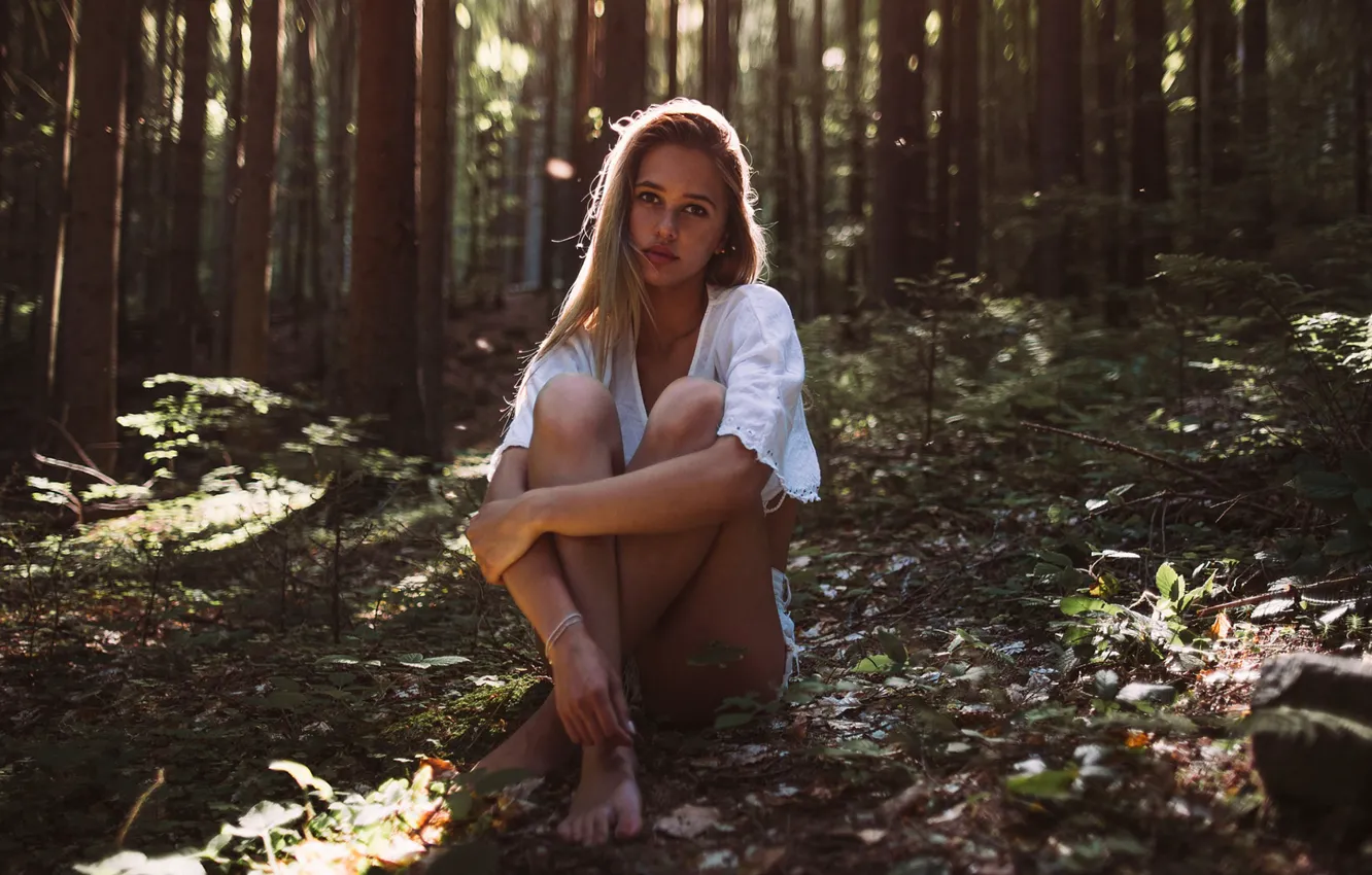 Photo wallpaper forest, blonde, in white, Alexandra