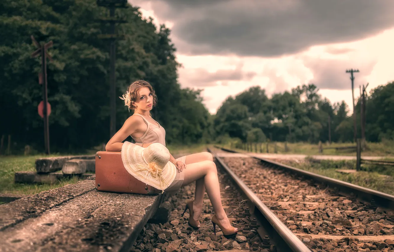Photo wallpaper girl, hat, the platform, suitcase, Beatrice