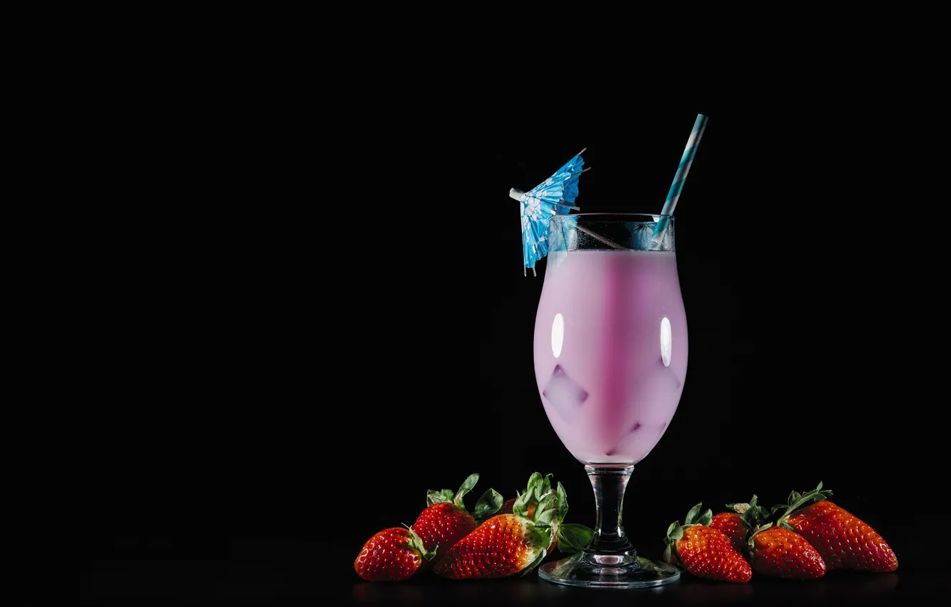 Photo wallpaper berries, strawberry, cocktail