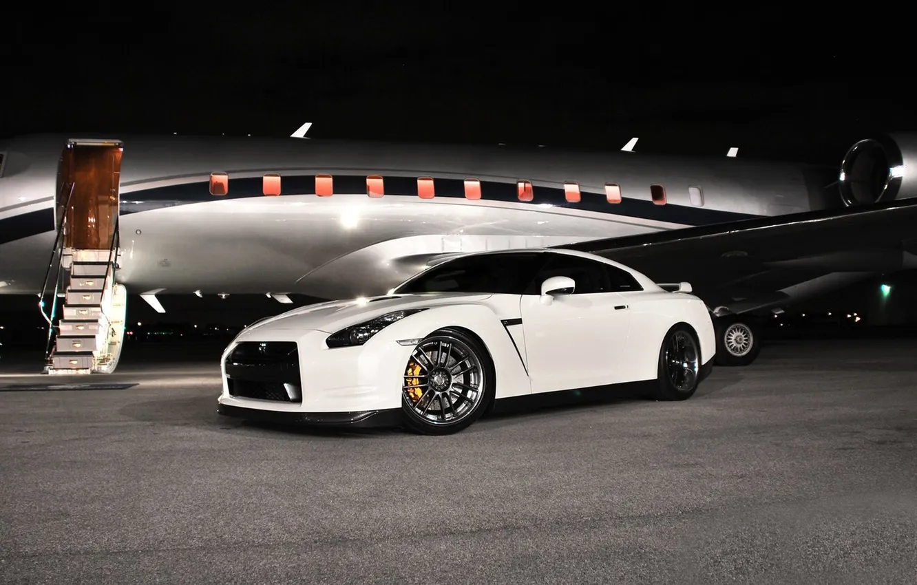 Photo wallpaper airport, the plane, Nissan, Nissan GTR