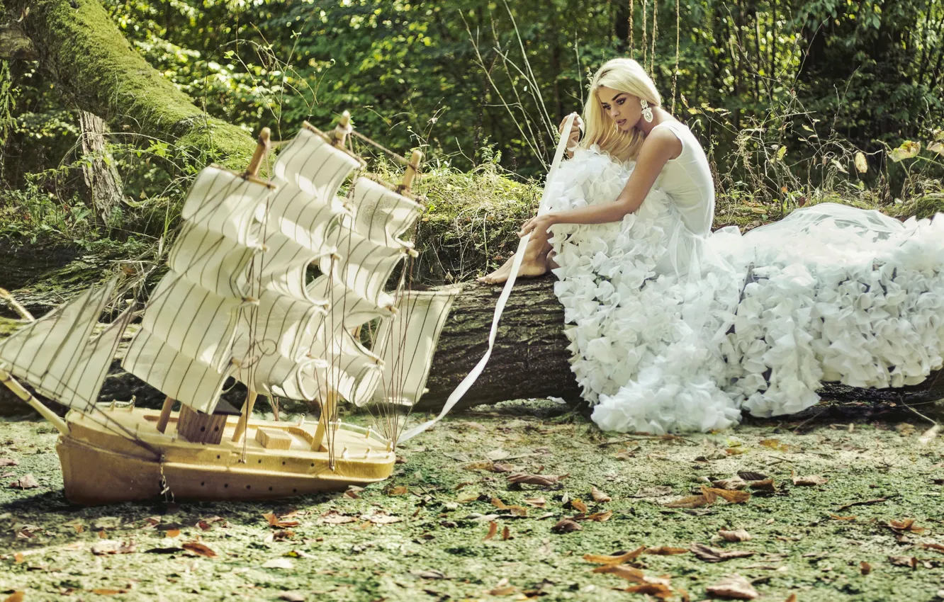 Photo wallpaper mood, model, swamp, sailboat, dress, log, boat
