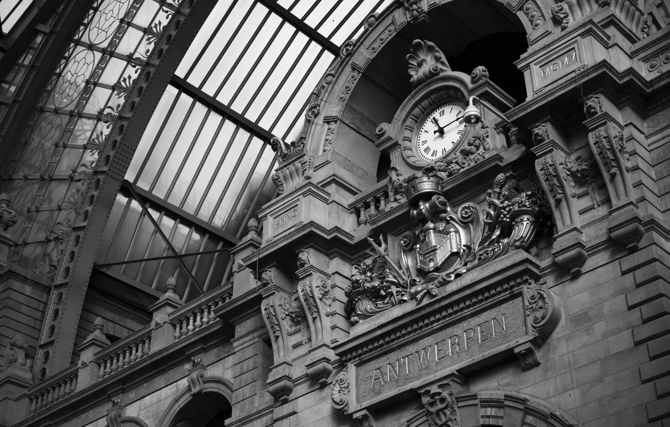 Photo wallpaper watch, monochrome, Black and white, Antwerp, railway station