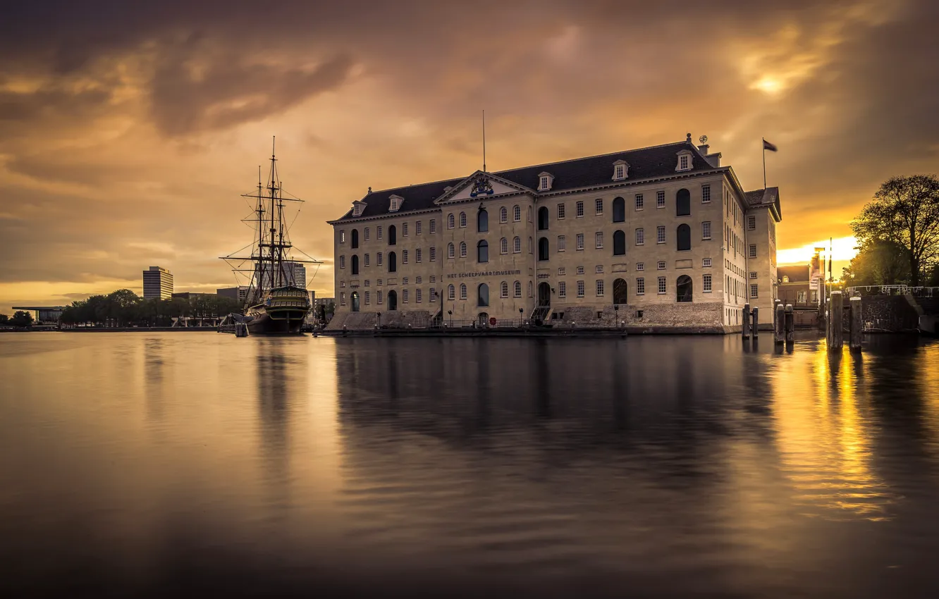 Photo wallpaper dawn, the building, ship, Netherlands, Asmterdam, Maritime Museum
