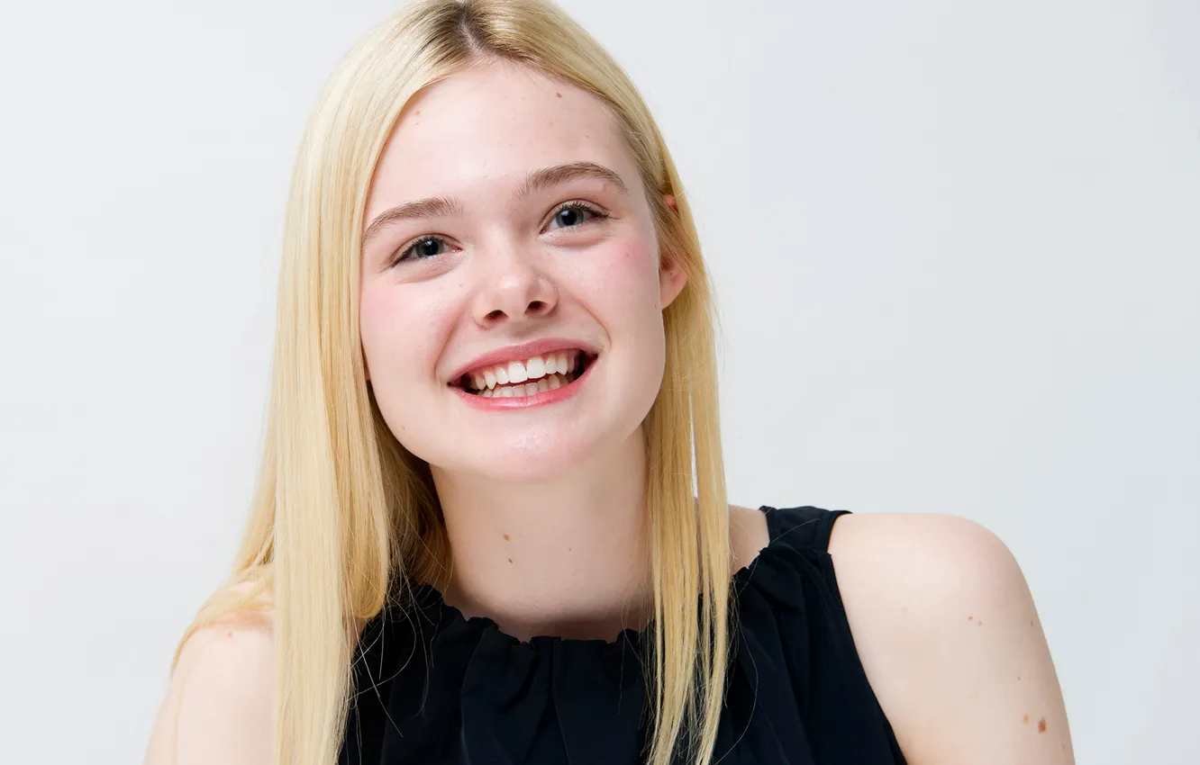 Photo wallpaper Maleficent, Elle Fanning, press conference, may 2014