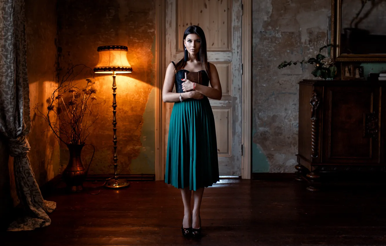 Photo wallpaper pose, room, model, lamp, portrait, makeup, dress, brunette