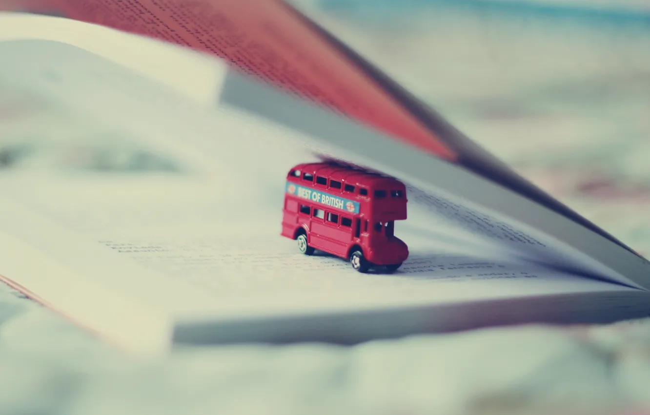 Photo wallpaper macro, book, bus