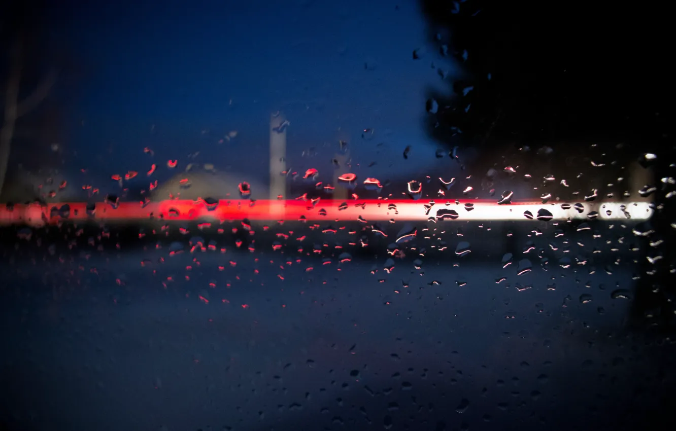 Photo wallpaper road, glass, drops, night, glare