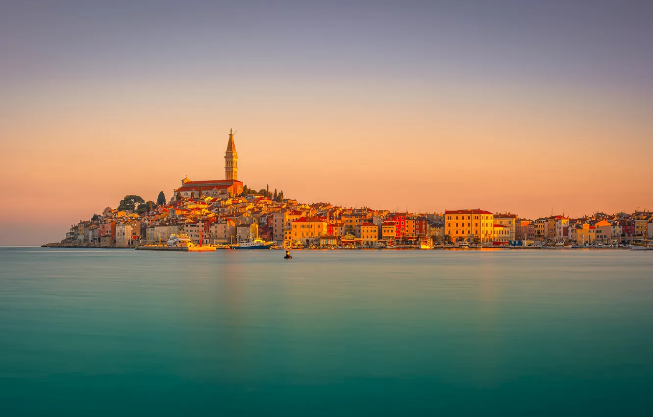Photo wallpaper city, cathedral, sea, landscape, sunset, buildings, roofs, cityscape