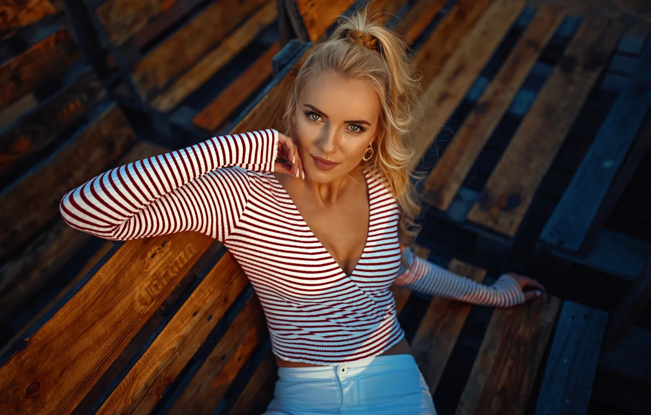 Photo wallpaper look, pose, model, portrait, jeans, makeup, Mike, hairstyle