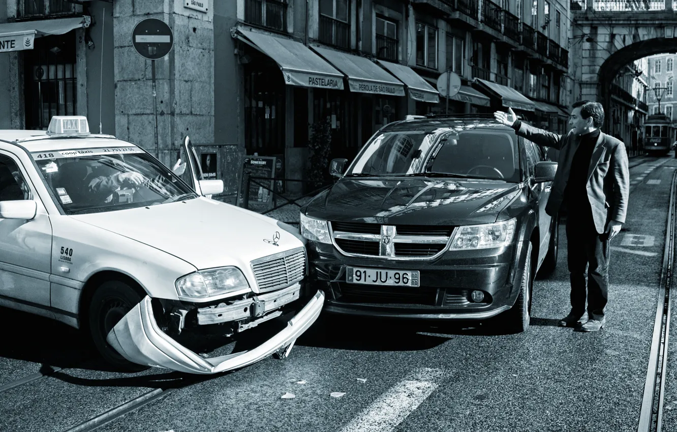 Photo wallpaper crash, the city, street, Dodge, taxi, Mercedes, gesture, Mat