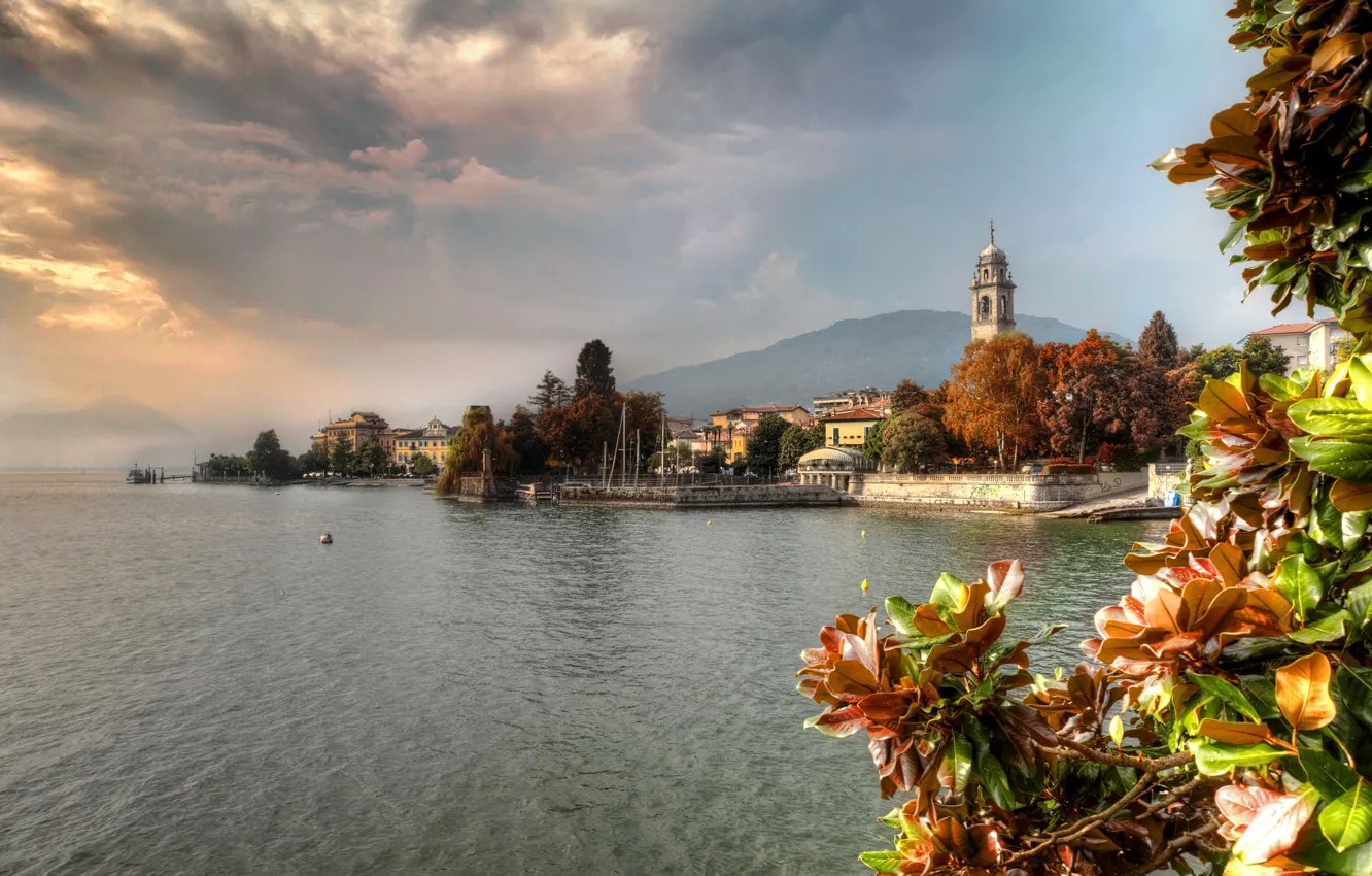 Photo wallpaper the sky, leaves, trees, the city, lake, Italy