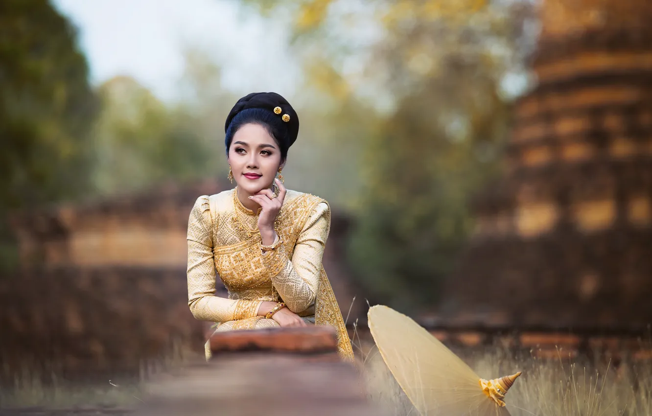 Photo wallpaper grass, look, girl, decoration, face, pose, smile, Park