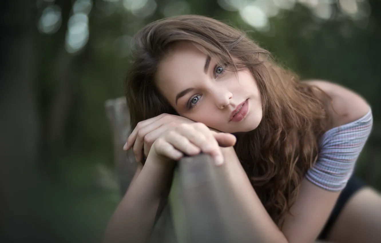 Photo wallpaper sponge, the beauty, curls, Lilly, Michael Bardt