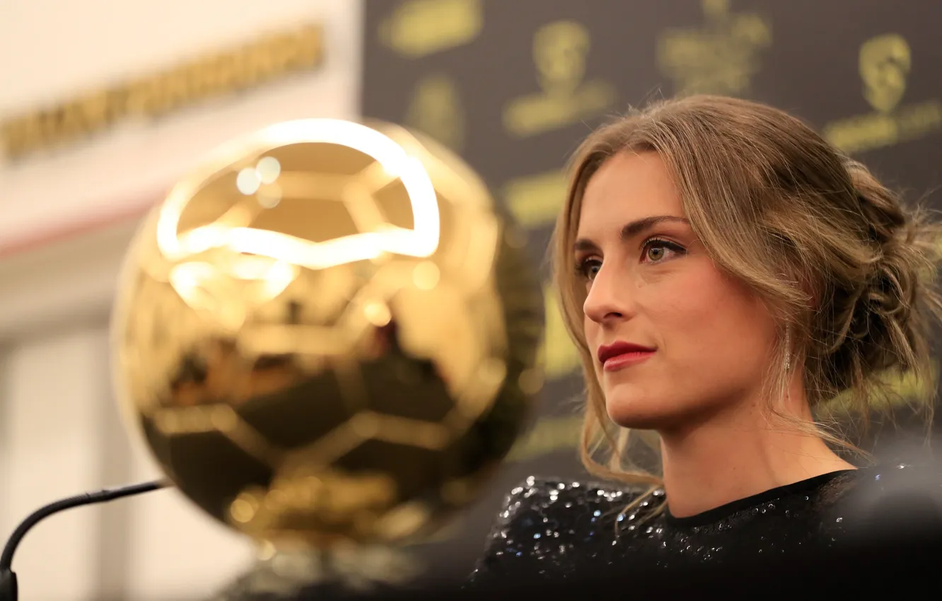 Photo wallpaper football, women, Golden ball, Alexia Putelas, Alexia Putellas