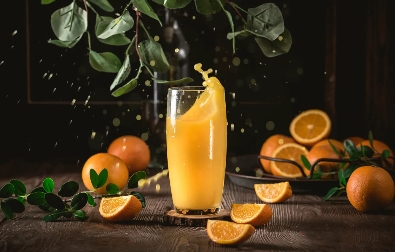 Photo wallpaper glass, leaves, drops, squirt, glass, the dark background, table, Board