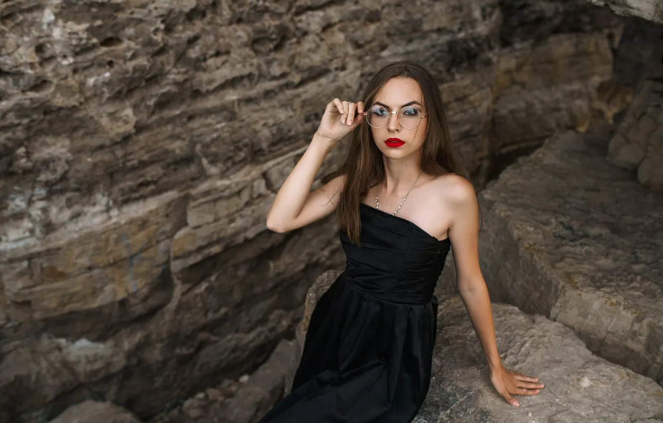 Photo wallpaper look, wall, figure, glasses, Julia, Vadim Mironov