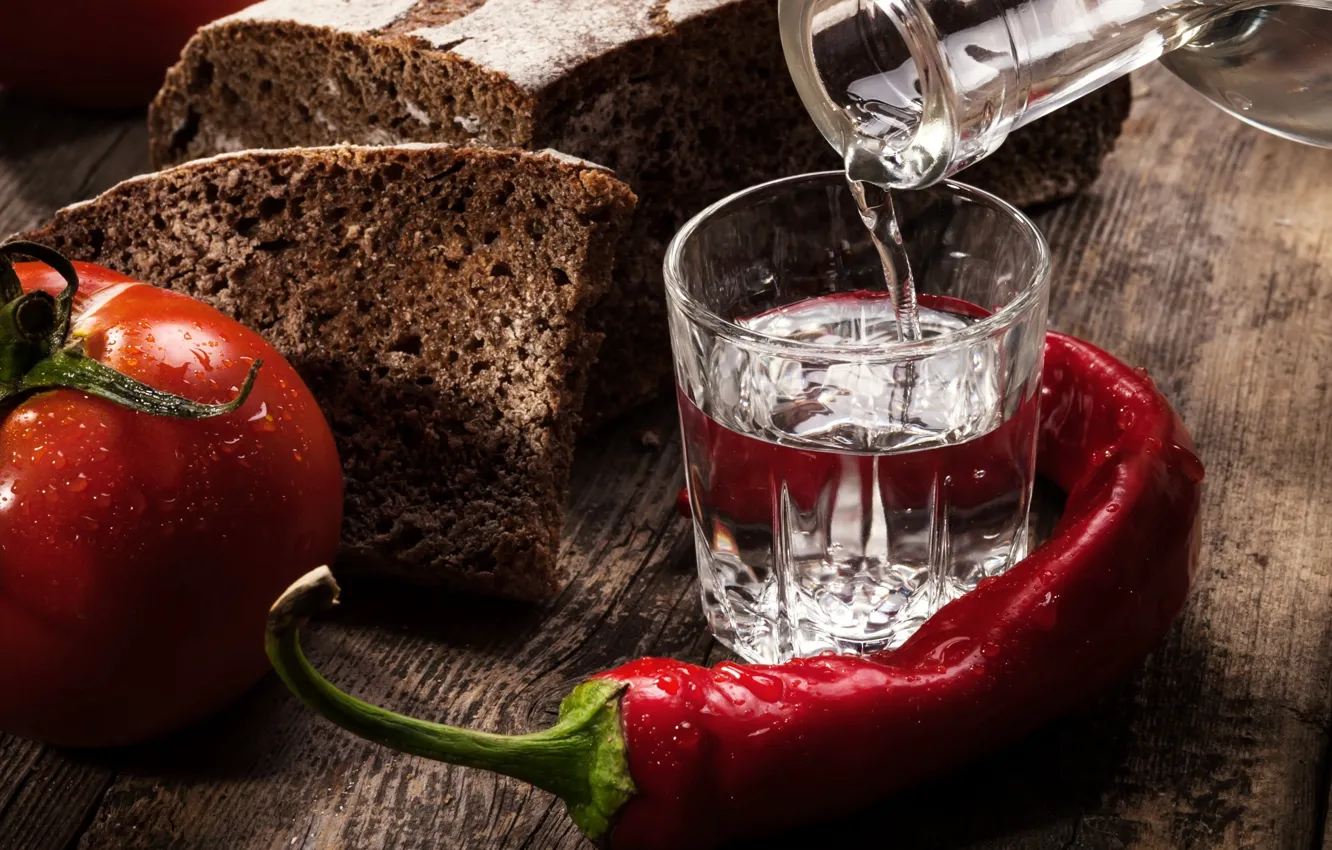 Photo wallpaper red, black, bread, alcohol, pepper, stack, vodka, tomato