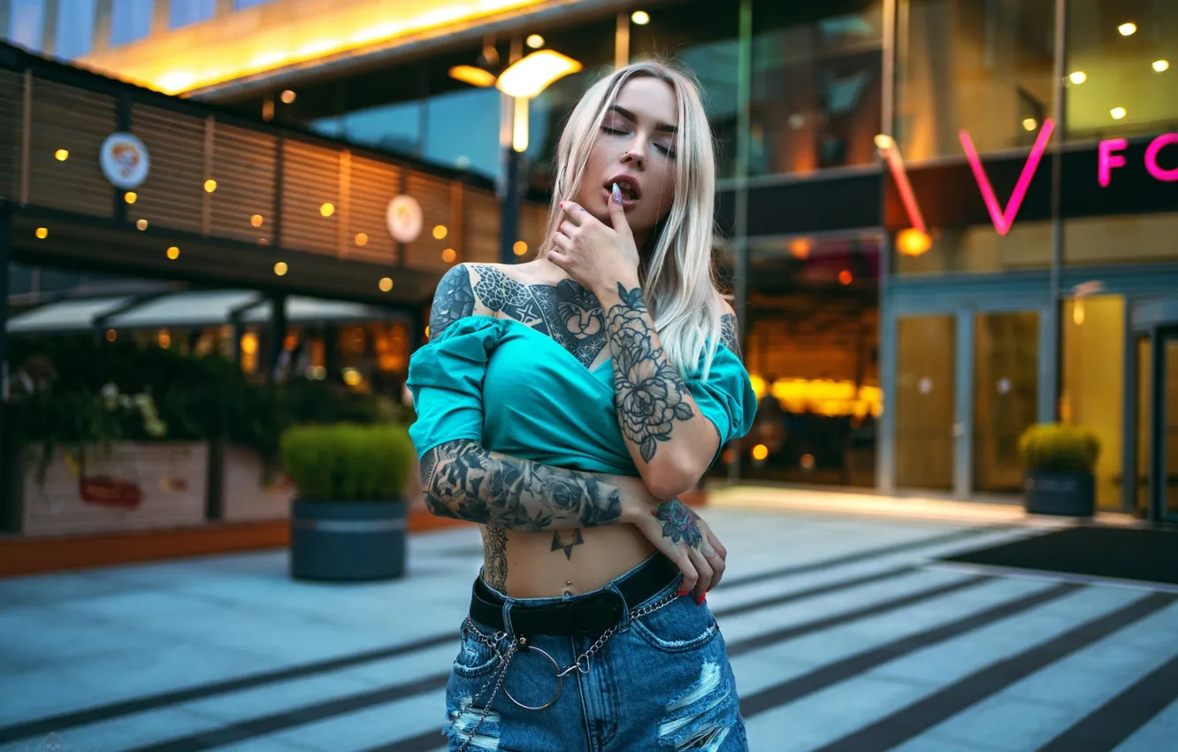 Photo wallpaper girl, sexy, Wallpaper, sweetheart, model, bright, shorts, portrait