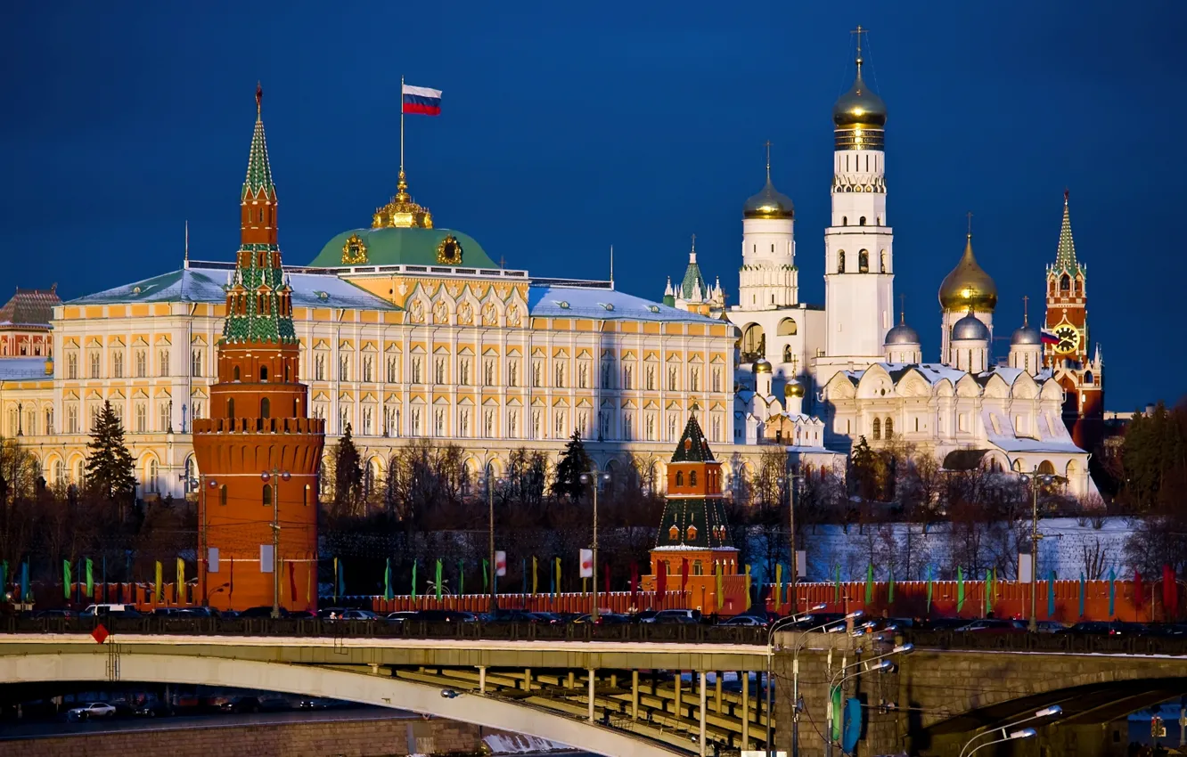 Photo wallpaper bridge, the city, Wallpaper, Moscow, flag, the Kremlin, wallpaper, Russia