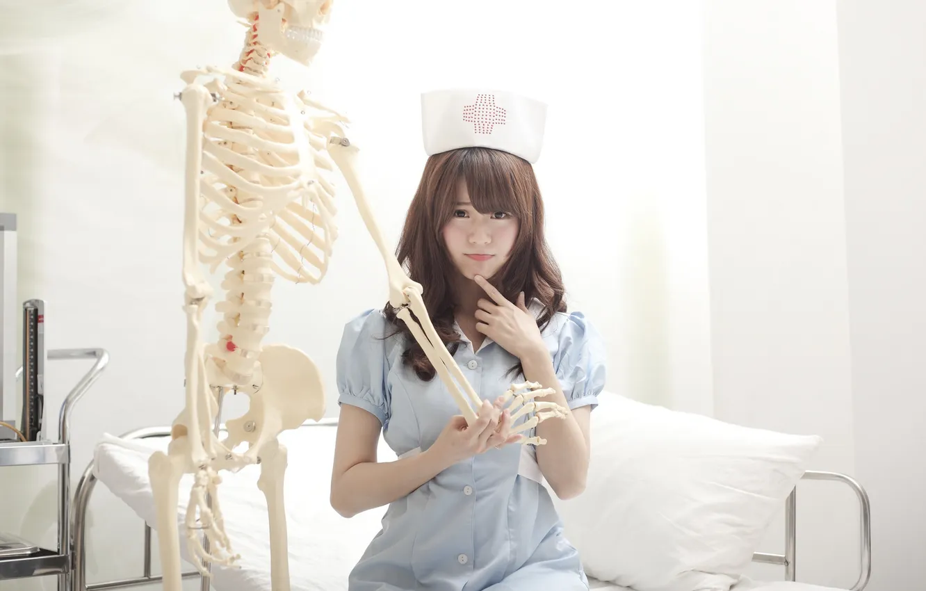 Photo wallpaper girl, face, hair, skeleton, form, hospital