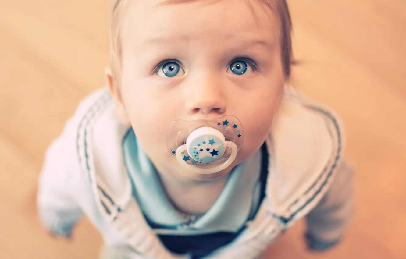 Photo wallpaper look, children, boy, baby, nipple, blue-eyed