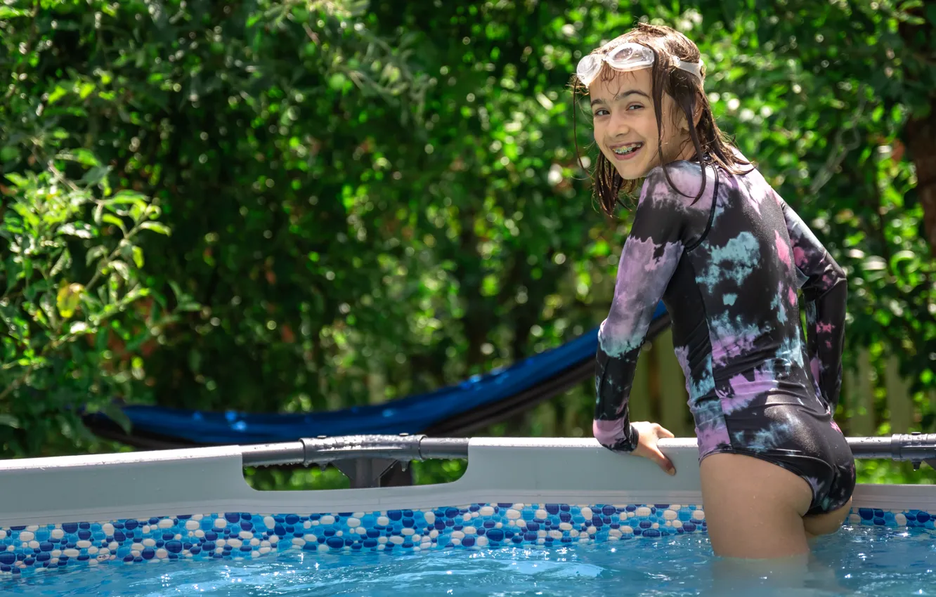 Photo wallpaper girl, summer, pool, little, playing, swimming