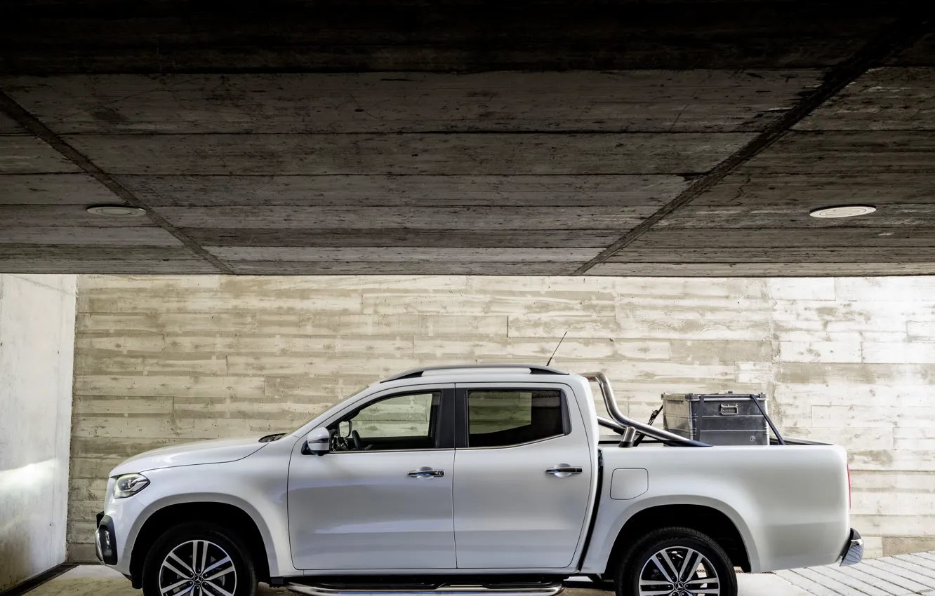 Photo wallpaper white, wall, Mercedes-Benz, garage, the ceiling, plate, pickup, cargo