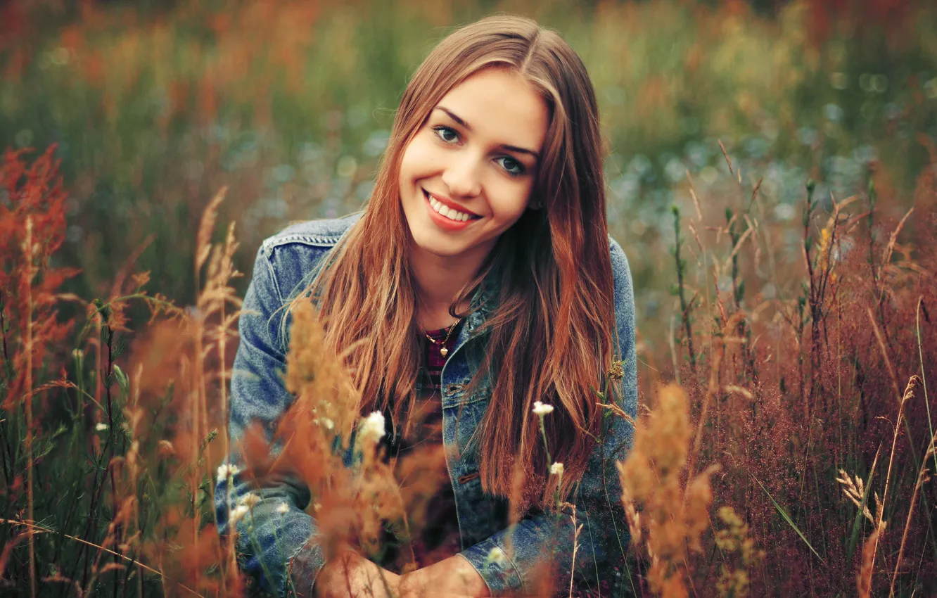 Photo wallpaper field, summer, grass, look, girl, nature, smile, glade