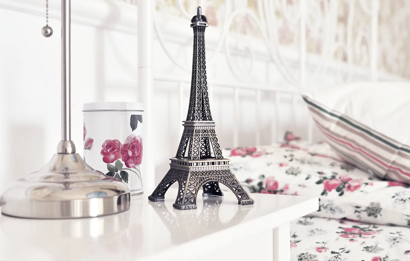 Photo wallpaper table, roses, Cup, figurine, Eiffel tower, La tour Eiffel