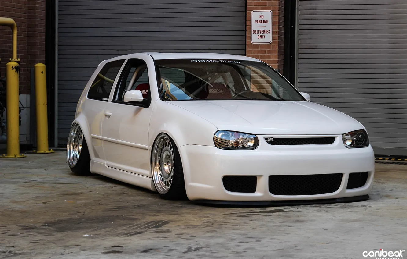 Photo wallpaper Volkswagen, white, R32, golf, Germany, tuning, power, speed