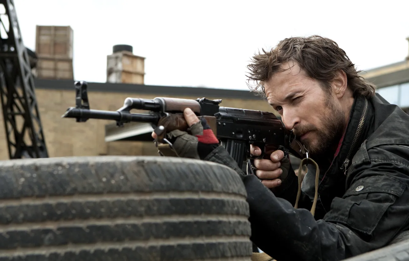 Photo wallpaper pose, weapons, the series, TV series, Falling Skies, Falling skies, Noah Wylie, Noah Wyle