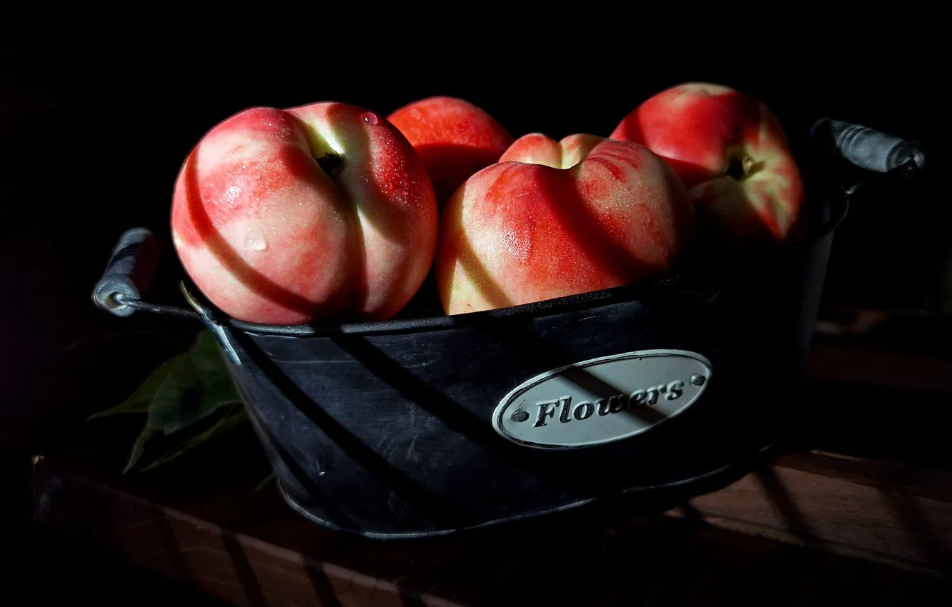 Photo wallpaper drops, light, close-up, red, strip, table, the inscription, plate