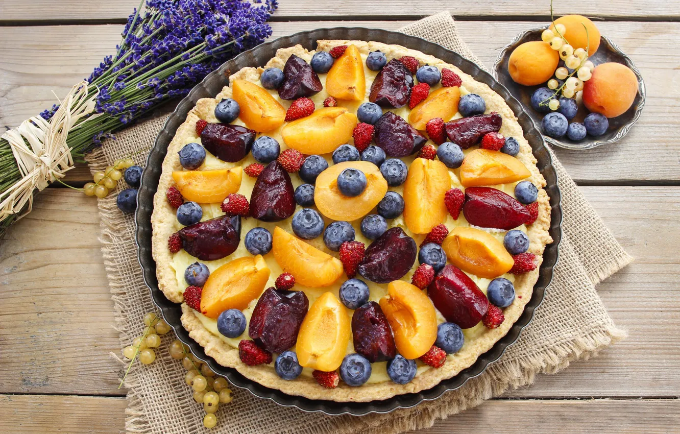 Photo wallpaper pie, plum, currants, lavender, apricots, blueberries, tart