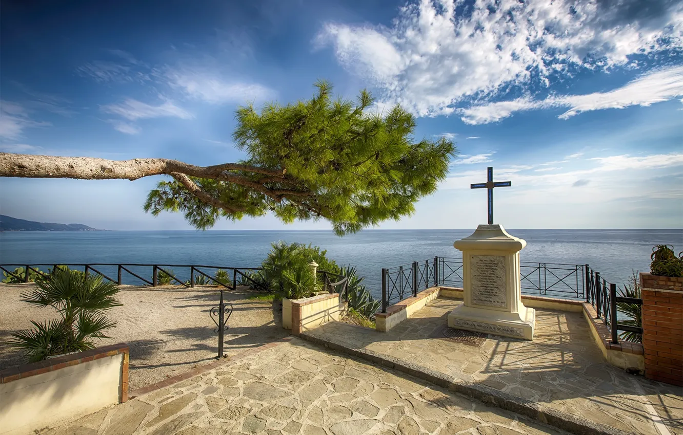 Photo wallpaper tree, statue, the sea, a patio