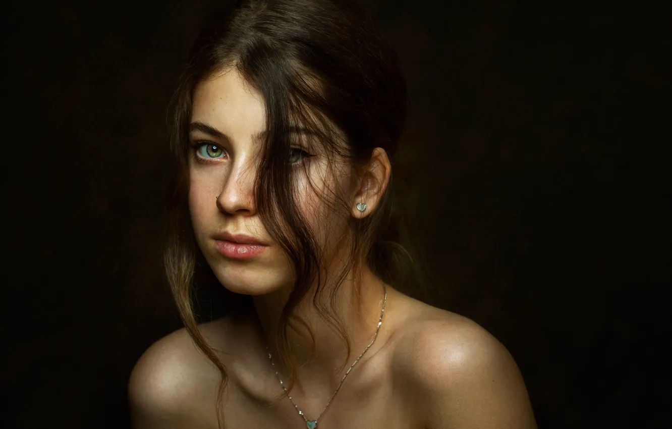 Photo wallpaper look, model, portrait, makeup, brunette, hairstyle, black background, bare shoulders