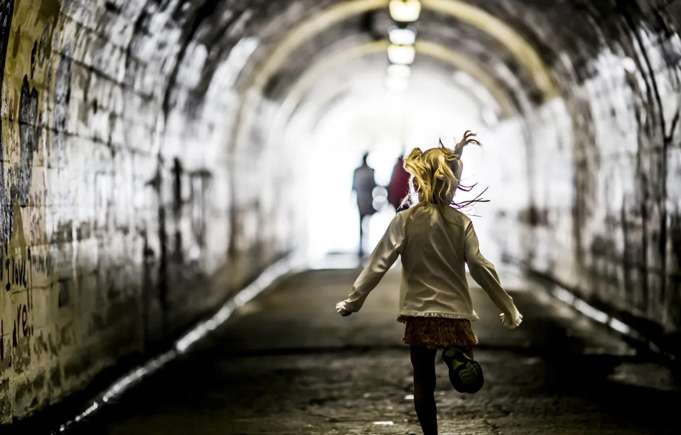 Photo wallpaper the tunnel, running, girl, the tunnel