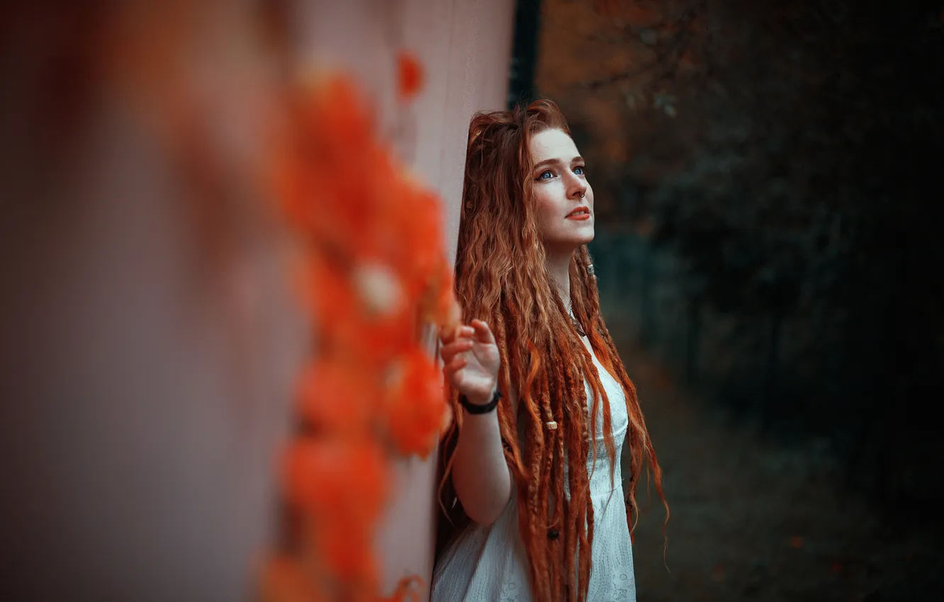 Photo wallpaper look, girl, nature, pose, Park, wall, hands, piercing