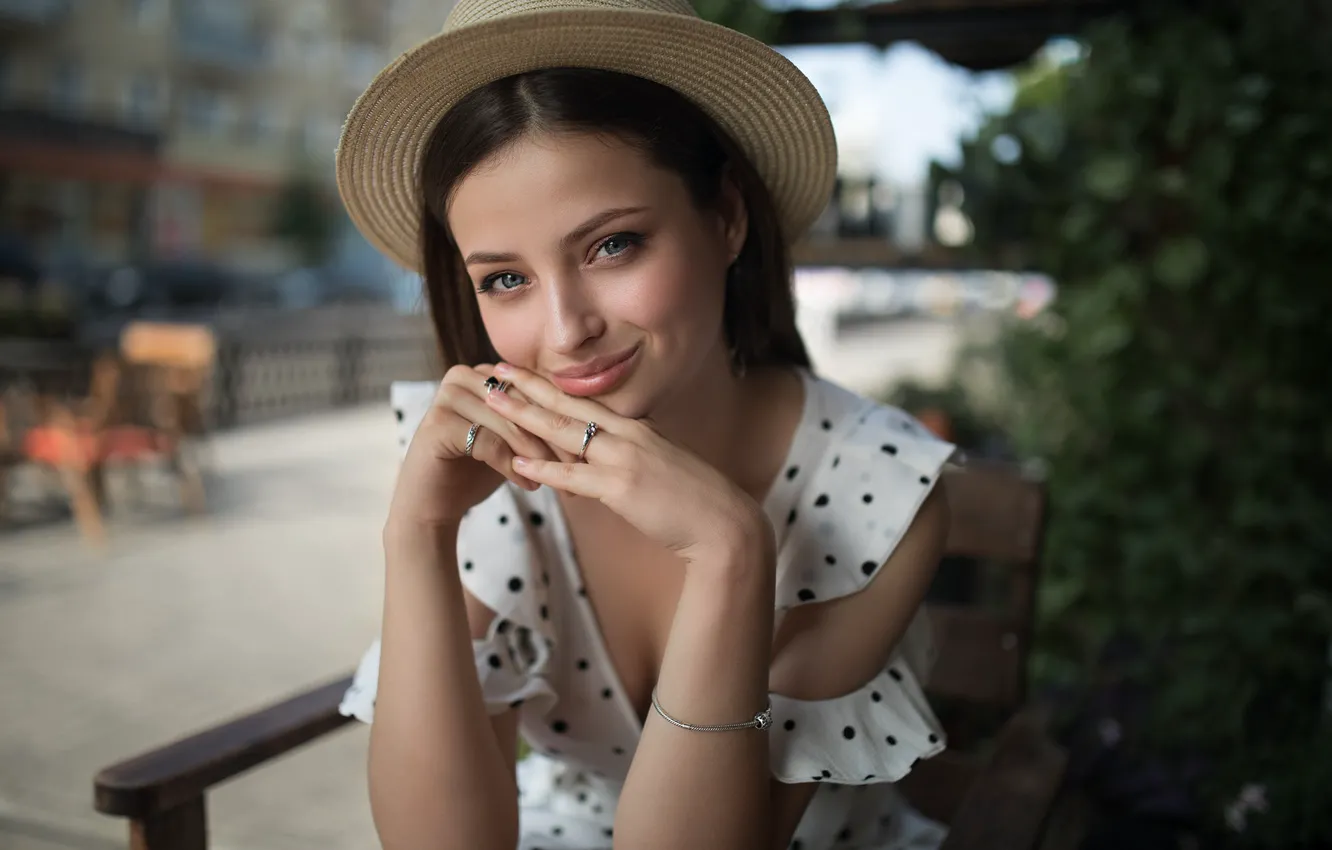 Photo wallpaper girl, smile, photo, street, Veronica, hat, hands, ring