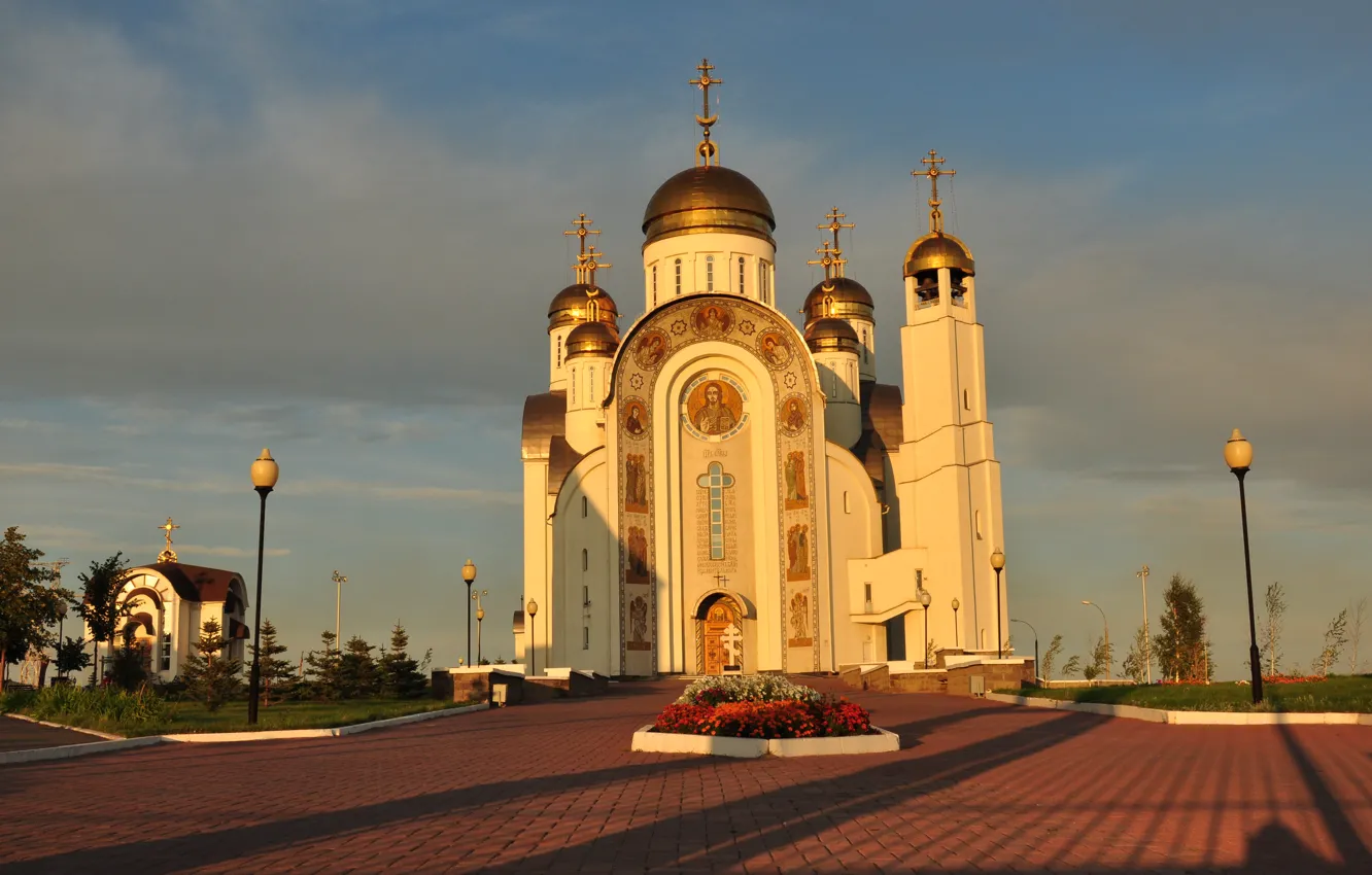 Photo wallpaper flowers, Church, temple, the dome