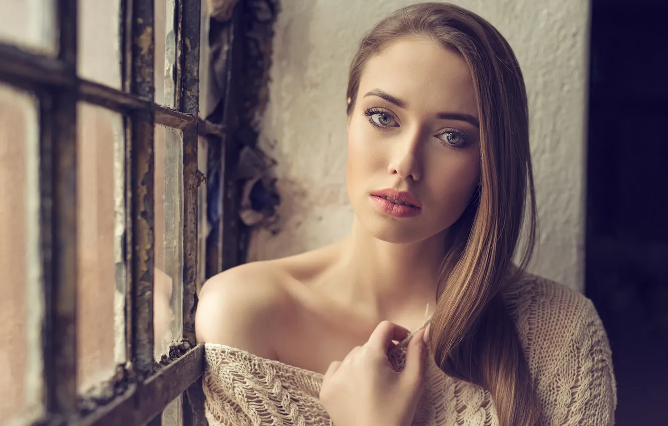 Photo wallpaper look, model, portrait, hands, makeup, hairstyle, brown hair, beauty