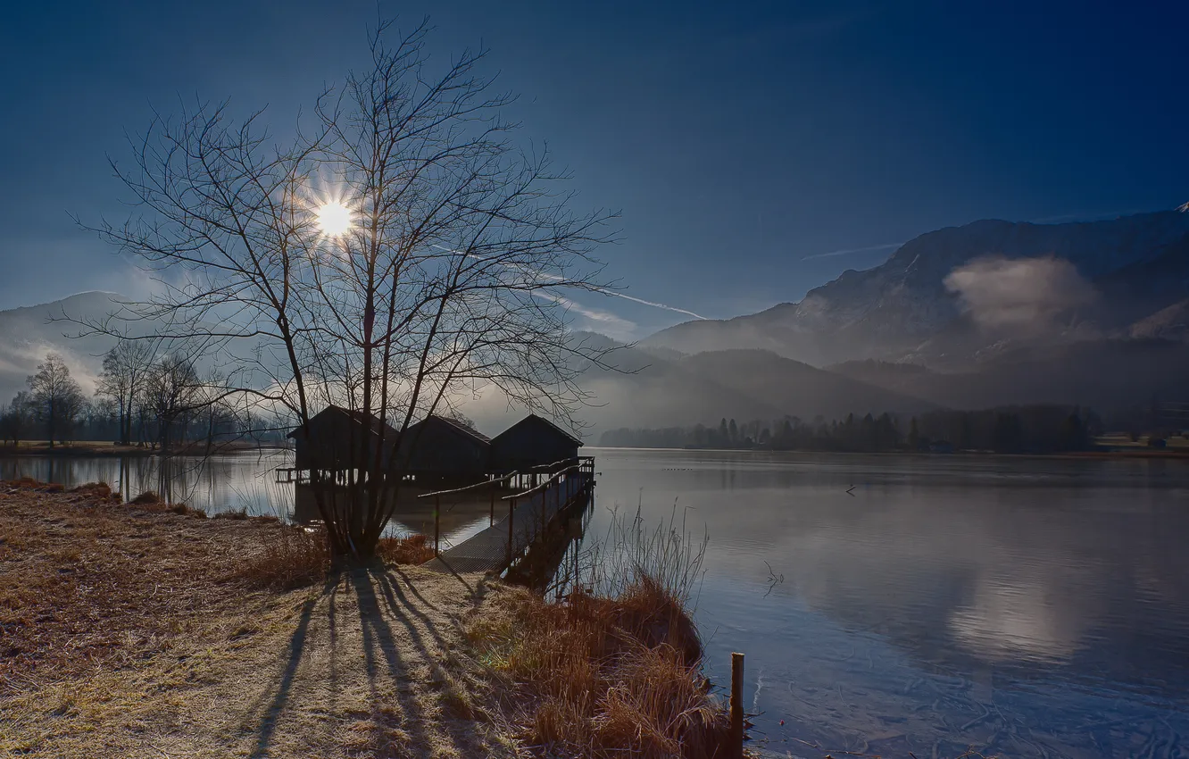 Photo wallpaper the sky, the sun, rays, trees, mountains, lake, home, morning