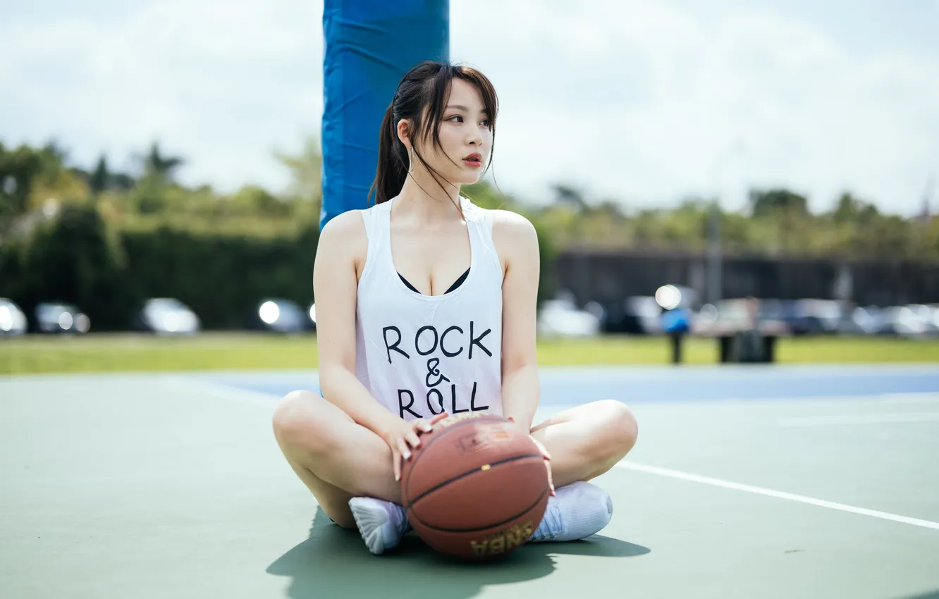 Photo wallpaper girl, the ball, Asian