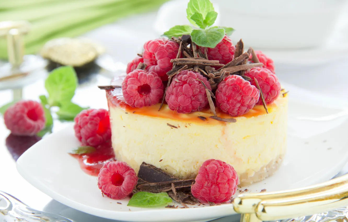 Photo wallpaper raspberry, cake, mint, dessert, chips, cheesecake, chocolate